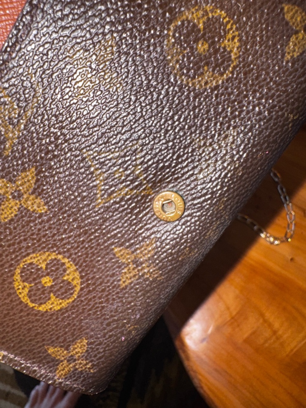 Louis Vuitton
Damier Ebene Porte-Monnaie
Billets
Trésor Wallet repurposed - Picture 13 of 16